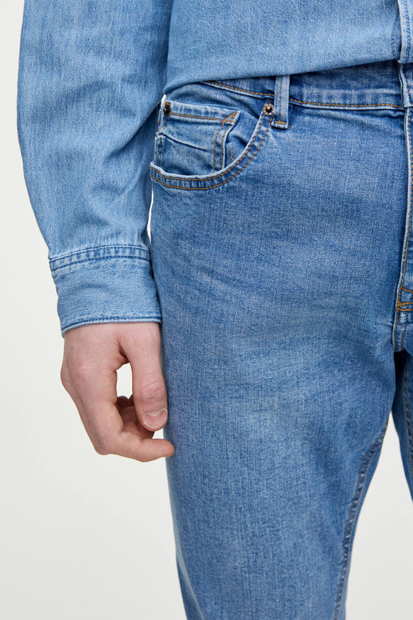 Distressed Effect Super Skinny Jeans